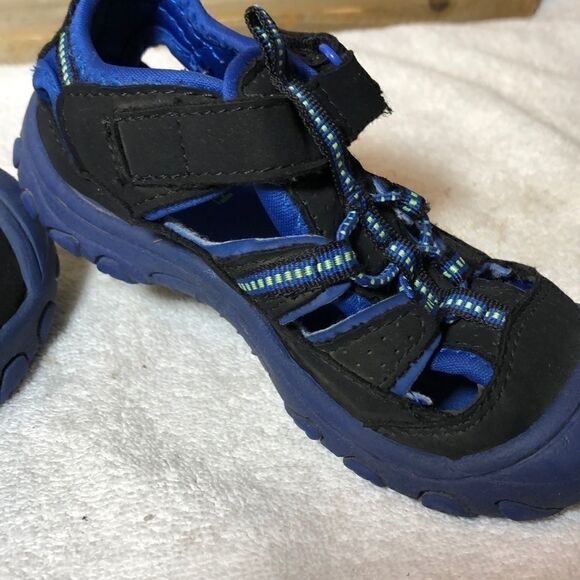 OshKosh Bgosh No tie Water shoes - Picture 7 of 16